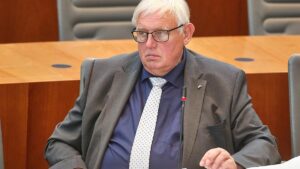 Laumann nimmt Beamten-Pensionen ins Visier