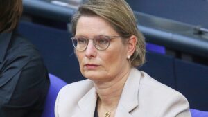 Hubig prüft Verschärfung der Frauenquote