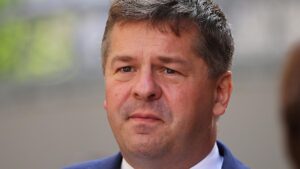 Schulze schließt sich Kritik an Ukraine-Friedenstruppen an