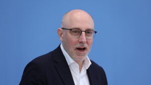 Dobrindt bestätigt neuen Verfassungsschutzchef Selen