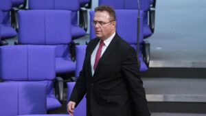 Ex-Innenminister Friedrich rechnet mit Merkels Asylpolitik ab