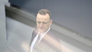 Spahn: Atomwaffen in Frankreich und Großbritannien mitfinanzieren