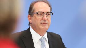 Dobrindt attackiert AfD: "Sie heizt die Stimmung an"