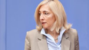Gesundheitsministerin gegen Pflegevollversicherung