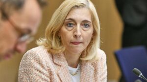 Gesundheitsministerin zurückhaltend bei Abschaffung von Pflegegrad