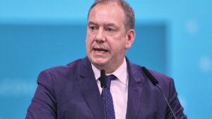 Wehrbeauftragter sieht im Wehrdienst-Streit "Stunde des Parlaments"