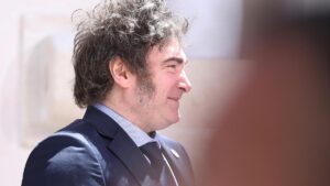 Milei feiert Erdrutschsieg bei Parlamentswahlen in Argentinien