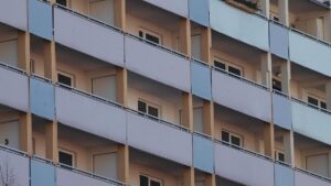 Arbeitsministerin Bas will Quadratmeterdeckel gegen Sozialbetrug