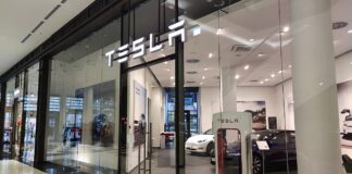 Berliner Erzbischof kritisiert Elon-Musk-Vergütung als "skandalös"