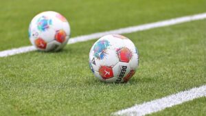 2. Bundesliga: Paderborn nach Sieg in Braunschweig Tabellenführer