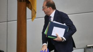 Innenminister will Cyber-Abwehrschläge im Ausland ermöglichen