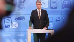 Verkehrsminister stellt Eckpunkte für günstigere Führerscheine vor