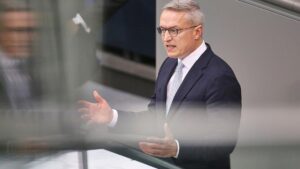 Wildberger kündigt "Entlastungskabinett" für den 5. November an