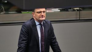 Spahn spricht in Stadtbild-Debatte von "Empörungszirkus"