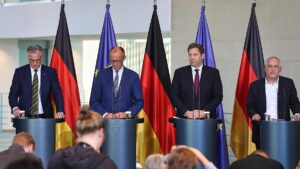 Merz verspricht Stahlbranche Einsatz für bessere Rahmenbedingungen