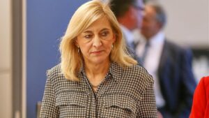 Warken erleichtert über höheres Darlehen für Pflegeversicherung