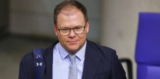 Schneider will Klimaschutz "ohne erhobenen Zeigefinger"