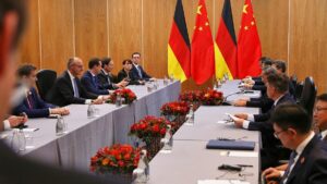 Bundesregierung: Merz-Li-Treffen beim G20-Gipfel war "konstruktiv"