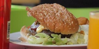 Gewerkschaftschef gegen niedrigere Gastrosteuer