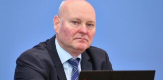 Wirtschaftsweiser hält Debatte um Rente für "komplett übertrieben"