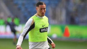 Frankfurt verpflichtet Stürmer Ebnoutalib von Elversberg