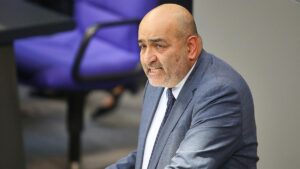 Nouripour kritisiert Spar-Androhung von Klingbeil