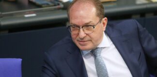 Innenminister: Linksextreme anfällig für russischen Einfluss