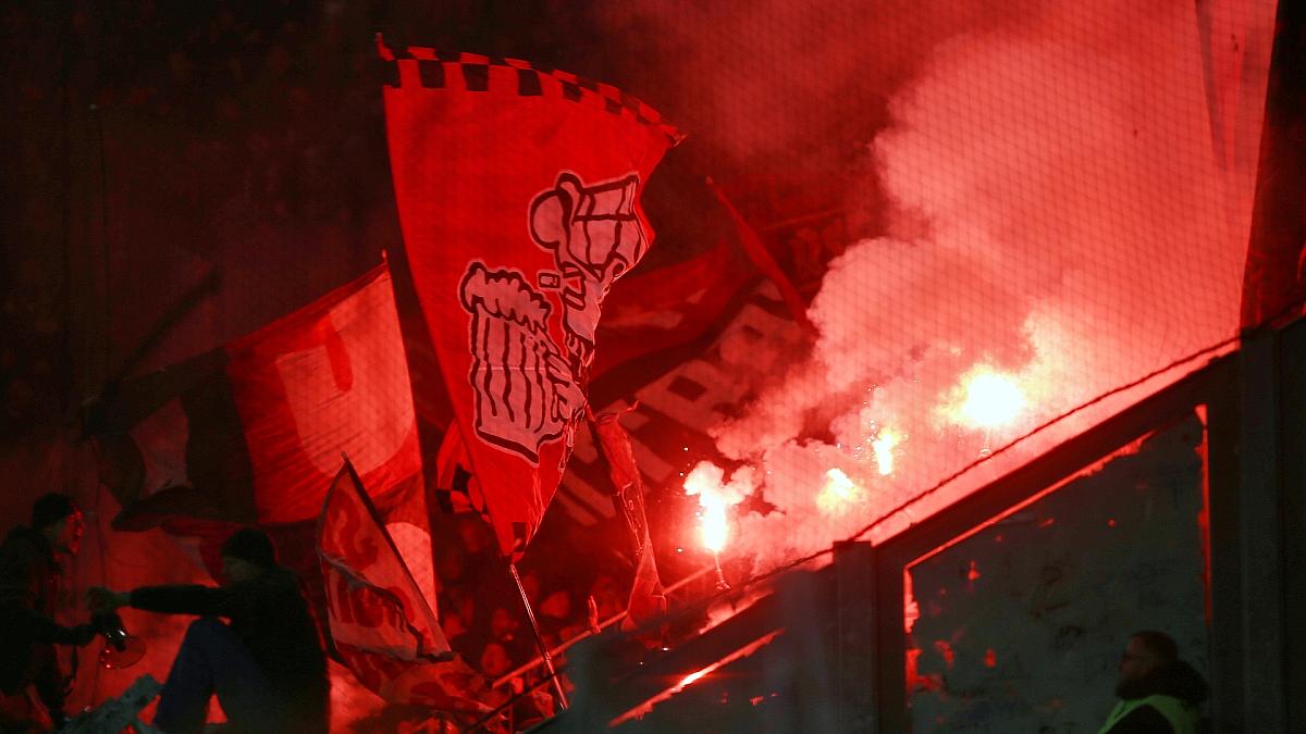 Fans mit Pyrotechnik am 29.11.2025, via dts Nachrichtenagentur