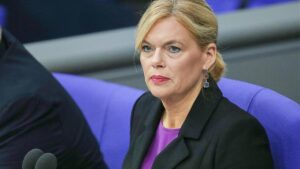 Klöckner sieht sich nicht als "Supernanny" des Bundestags