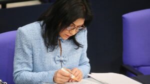 Reiche unterzeichnet Verträge zum Kohle-Ausstieg der LEAG