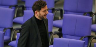 Banaszak pocht auf Nutzung von russischen Vermögen in der EU