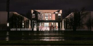 DGB will regelmäßigen Sozialpartner-Gipfel im Kanzleramt