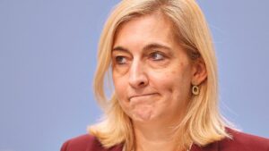 Krankenkassen fordern von Warken weiteres Sparpaket