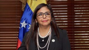 Venezuelas Vizepräsidentin zur Interims-Staatschefin ernannt