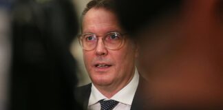 Schweitzer verlangt Steuersenkungen "so schnell wie möglich"