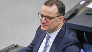 Spahn will Beleidigungsparagrafen zum Schutz von Politikern streichen