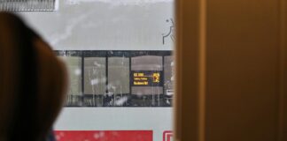Bahnverkehr wegen Wintereinbruch heftig gestört