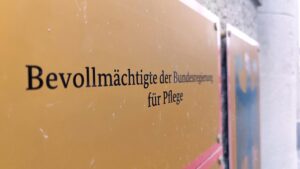 Eigenanteil: Pflegebevollmächtigte sieht Klingbeil in der Pflicht