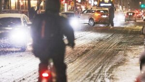 Schnee und Glatteis: Schnieder ruft Bürger zu großer Vorsicht auf