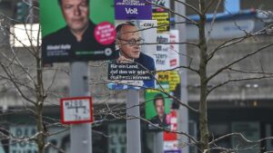 Wahlplakate trotzen laut Umfrage Sozialen Medien