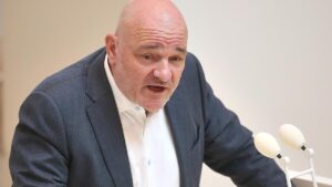 Crumbach rechnet mit BSW ab