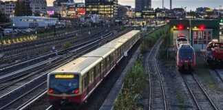 Berlins SPD-Spitzenkandidat will Rückkehr zu 49-Euro-Ticket