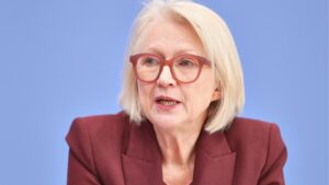 Schnitzer warnt vor höheren Steuern