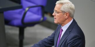 Röttgen fordert mehr Unterstützung für iranische Opposition