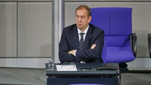 Wehrbeauftragter fordert schärfere Bundeswehr-Dienstaufsicht