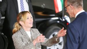 EVP-Chef Weber fordert engere Zusammenarbeit mit Meloni