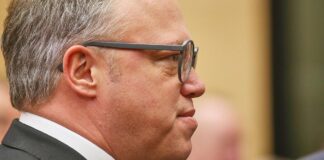 Thüringer AfD scheitert mit Misstrauensantrag gegen Voigt