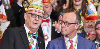 Merz zu Karnevalisten: "Ginge es doch immer so fröhlich zu"