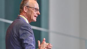 Amnesty formuliert Erwartungen an Golfreise von Merz