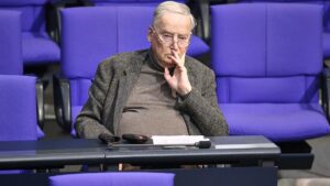 Gauland verteidigt AfD gegen Filz-Vorwürfe